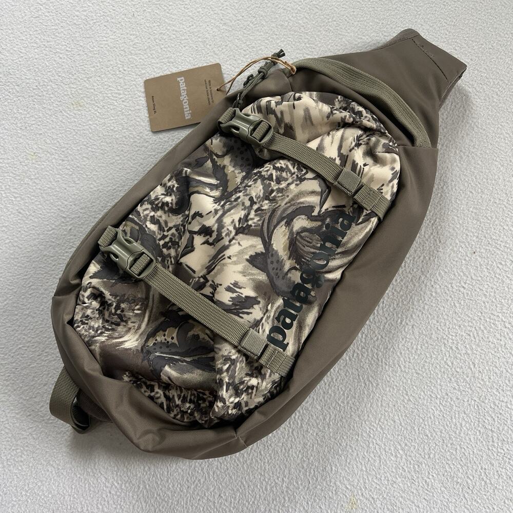 NWT Patagonia Splashing Seas Wing Grey SPWI Print Atom Sling 8L Bag 48262 - Picture 3 of 11